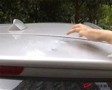 天上“飛”來橫禍，差點砸到人！居民安全誰來保障？